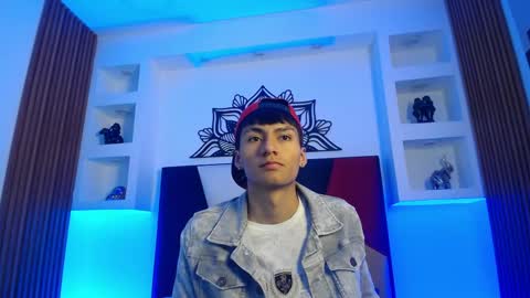 adrianstark_ online show from June 5, 12:54 pm