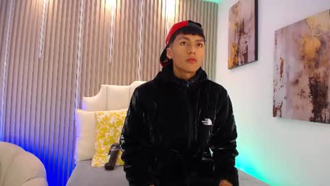 adrianstark_ online show from June 23, 12:44 pm