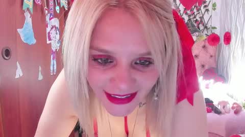 adriiana_fox_ online show from February 18, 8:25 pm