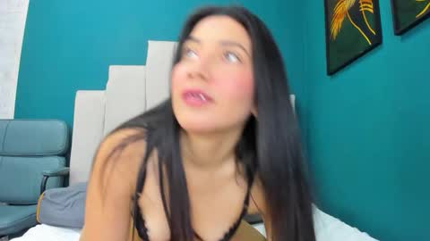 adriienne_ online show from February 7, 12:19 pm