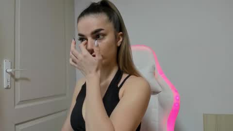 adventurina online show from November 25, 11:42 am