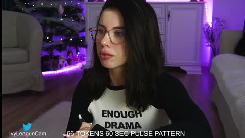 Snapshot of aelia_anara chatting on December 13, 9:35 am Aelia online show from December 13, 9:35 am