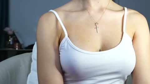 Snapshot of aelia_anara chatting on September 22, 3:54 am Aelia online show from September 22, 3:54 am