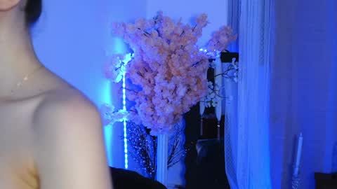 Aelia online show from March 29, 5:25 pm