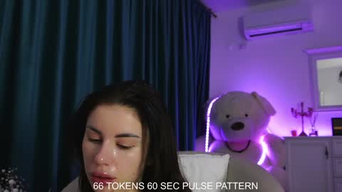 Snapshot of aelia_anara chatting on January 13, 5:44 am Aelia online show from January 13, 5:44 am