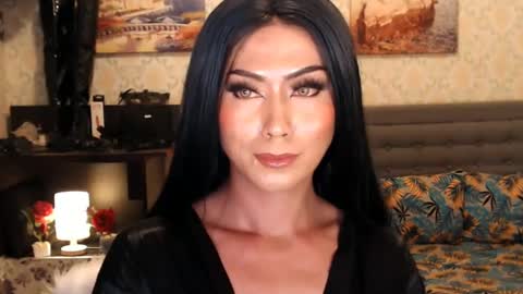 Snapshot of affairtoyourgoddesskhendra chatting on February 13, 9:28 pm Dominant Goddess Contessa online show from February 13, 9:28 pm