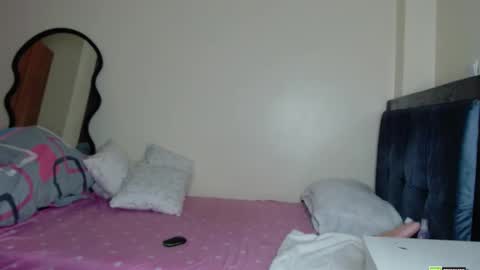 Mia online show from February 27, 7:28 pm