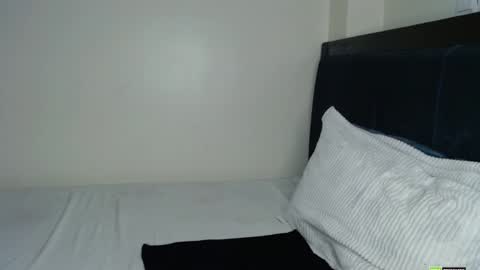 Mia online show from October 10, 6:08 am