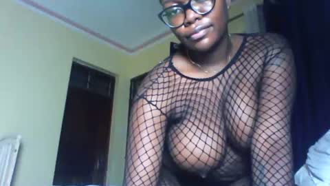 afrilola online show from May 4, 9:21 pm