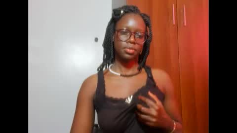 Leah online show from January 15, 11:10 am