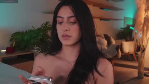 Snapshot of afrodita__25 chatting on March 4, 11:54 pm Emma online show from March 4, 11:54 pm