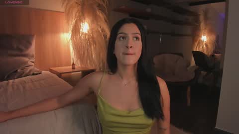 Snapshot of afrodita__25 chatting on March 1, 9:48 pm Emma online show from March 1, 9:48 pm