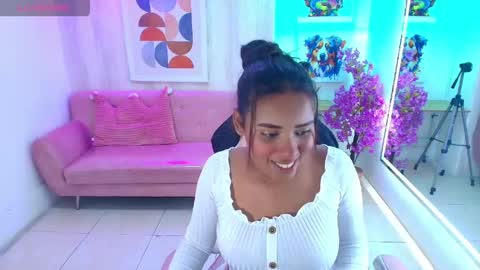 afrodita_loren online show from May 23, 3:35 am