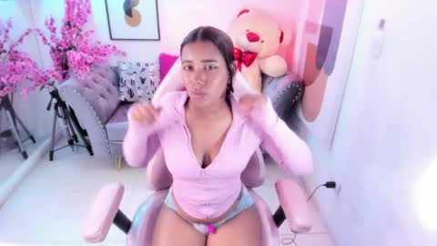 afrodita_loren online show from April 24, 7:21 am