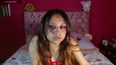 Cris owo online show from May 18, 10:05 pm