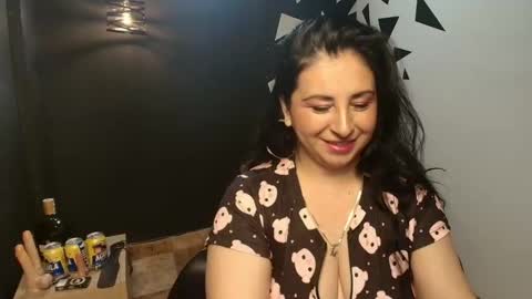 A G A T A T H O M P S O N online show from October 21, 7:50 pm