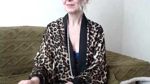 Snapshot of agatha_moore_ chatting on March 12, 1:40 pm Agatha online show from March 12, 1:40 pm