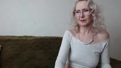 Snapshot of agatha_moore_ chatting on February 24, 1:10 pm Agatha online show from February 24, 1:10 pm