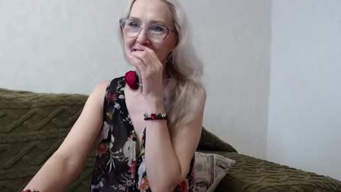 Snapshot of agatha_moore_ chatting on February 2, 8:02 am Agatha online show from February 2, 8:02 am