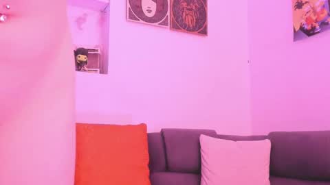 Snapshot of agathaa_ks_ chatting on February 16, 1:25 am Camila 2 online show from February 16, 1:25 am