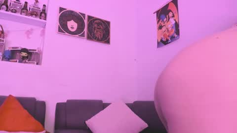 Snapshot of agathaa_ks_ chatting on February 21, 10:04 pm Camila 2 online show from February 21, 10:04 pm