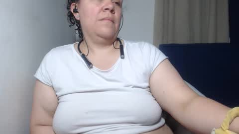 Snapshot of agathaaaa chatting on September 11, 3:08 am online show from September 11, 3:08 am