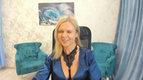Snapshot of agathaklouin chatting on February 13, 10:43 pm Agatha online show from February 13, 10:43 pm