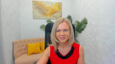 Snapshot of agathaklouin chatting on March 6, 7:54 pm Agatha online show from March 6, 7:54 pm