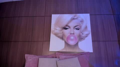    online show from April 9, 11:10 pm