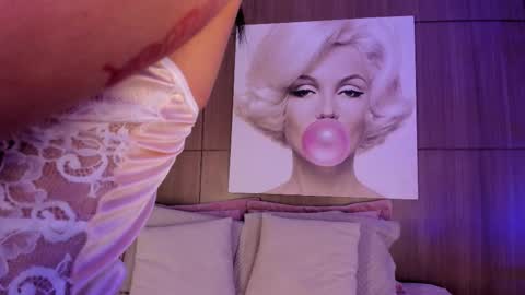    online show from October 6, 11:22 pm