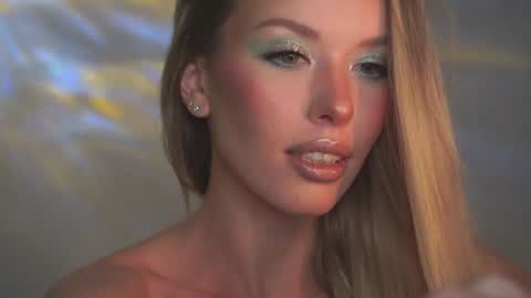 May online show from October 18, 6:45 pm