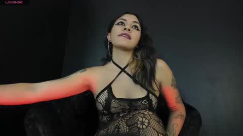 Snapshot of agnes_jones chatting on February 27, 9:36 pm agnes_jones online show from February 27, 9:36 pm