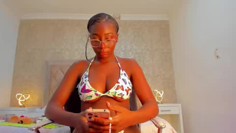 Snapshot of agnesbailey chatting on February 8, 11:13 pm Agnes Bailey online show from February 8, 11:13 pm
