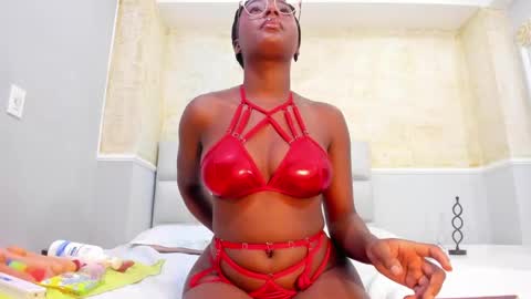 Snapshot of agnesbailey chatting on February 14, 6:40 pm Agnes Bailey online show from February 14, 6:40 pm