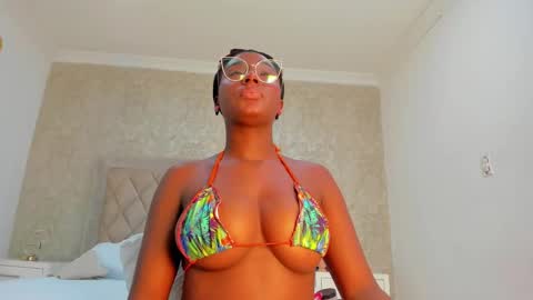 Snapshot of agnesbailey chatting on February 12, 2:03 am Agnes Bailey online show from February 12, 2:03 am