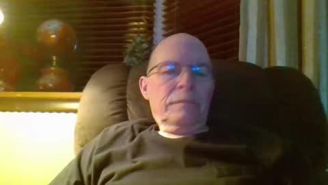 Snapshot of aguynrkfrd chatting on December 7, 10:39 am aguynrkfrd online show from December 7, 10:39 am