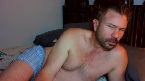 Blue Eyed Handsome Man online show from February 24, 12:35 am