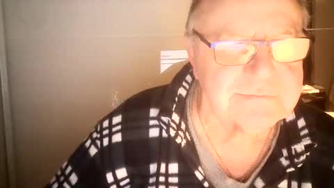 Snapshot of ahmole chatting on December 30, 10:55 pm Ole online show from December 30, 10:55 pm
