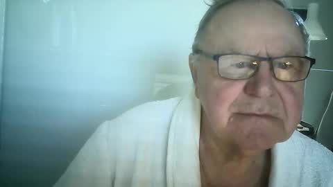 Snapshot of ahmole chatting on December 26, 11:10 am Ole online show from December 26, 11:10 am