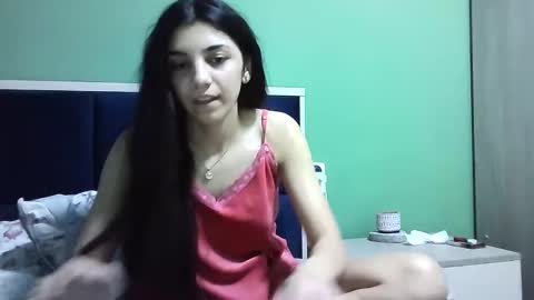 Snapshot of ahotkitty18 chatting on December 21, 8:07 am Selena online show from December 21, 8:07 am