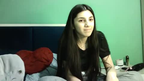 Snapshot of ahotkitty18 chatting on January 17, 4:15 pm Selena online show from January 17, 4:15 pm