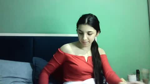 Snapshot of ahotkitty18 chatting on January 11, 4:25 pm Selena online show from January 11, 4:25 pm