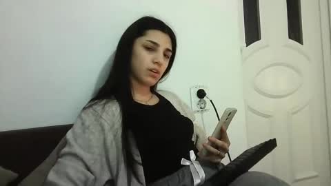 Snapshot of ahotkitty18 chatting on January 23, 1:02 pm Selena online show from January 23, 1:02 pm