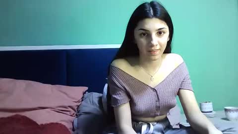 Snapshot of ahotkitty18 chatting on January 2, 4:56 pm Selena online show from January 2, 4:56 pm