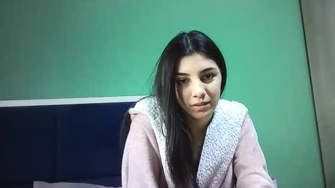 Snapshot of ahotkitty18 chatting on January 6, 8:57 am Selena online show from January 6, 8:57 am