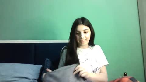 Snapshot of ahotkitty18 chatting on January 14, 4:50 pm Selena online show from January 14, 4:50 pm