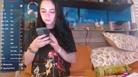 Kat online show from May 8, 1:06 pm