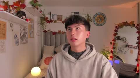 A H  online show from November 9, 11:51 pm