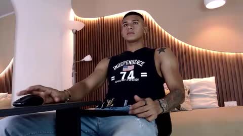 Aiden online show from October 21, 1:59 pm