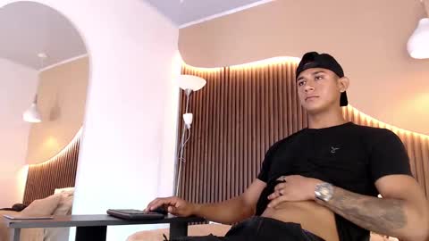 Aiden online show from September 20, 1:47 pm